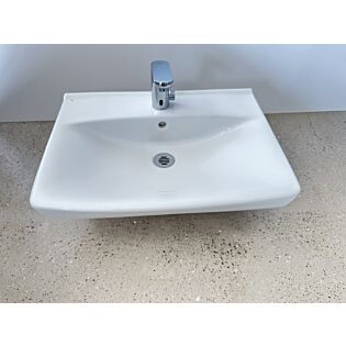 Ifö håndvask i hvid med berøringsfrit armatur 